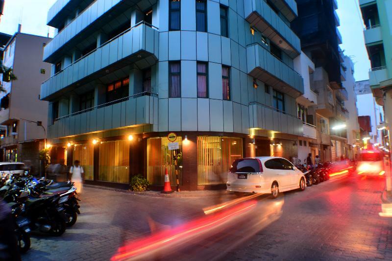 Hotel The Beehive Malé Exterior foto